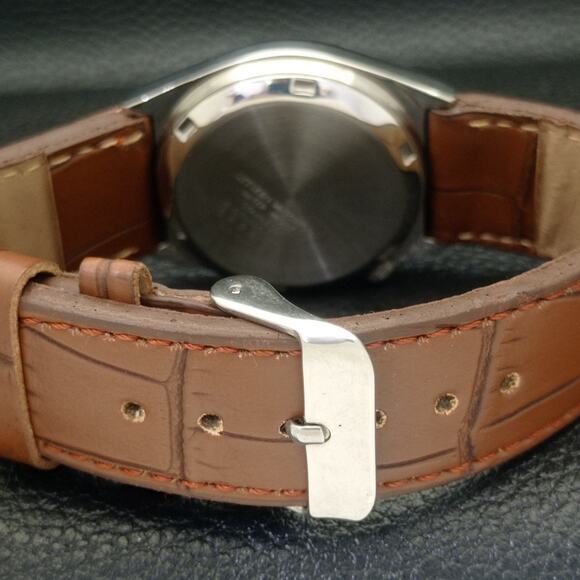 Vintage 1985 Citizen Automatic Mens Silver Watch W/daydate & Gold accents - Picture 2 of 7